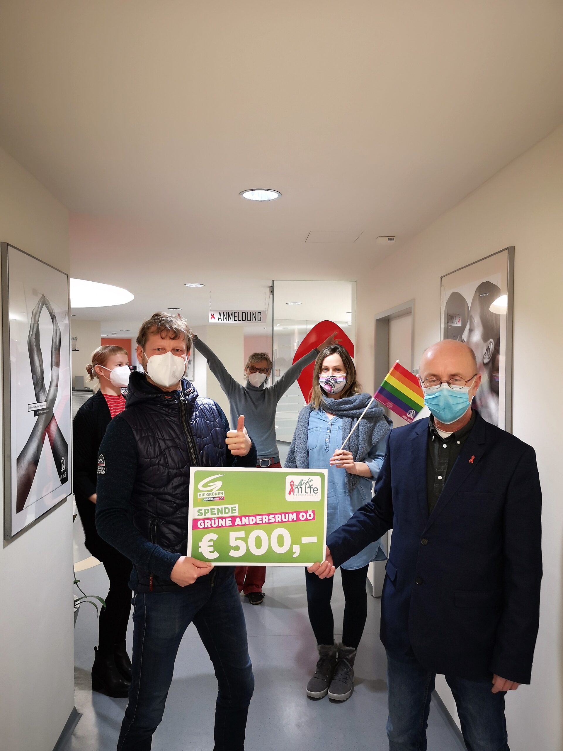 Spenden von Grünen Andersrum OÖ und HOSI Linz